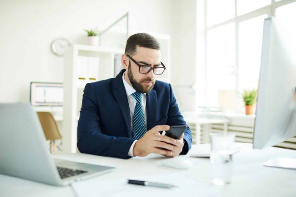 Envoi de sms professionnels : quelle option choisir ?